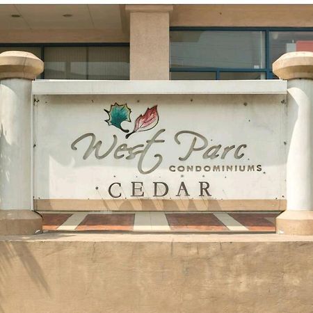 Westparc Cedar Alabang Hotel Muntinlupa City ภายนอก รูปภาพ